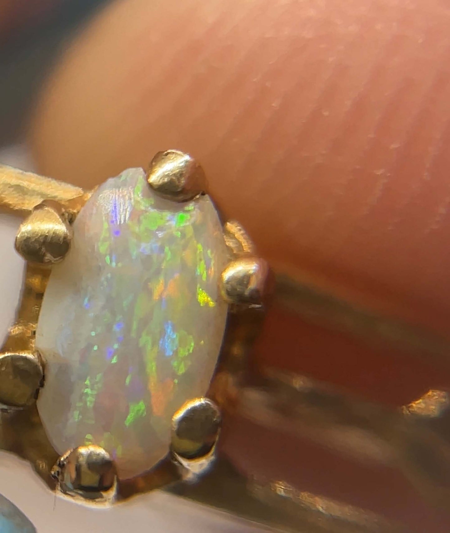 Vintage 14k Yellow Gold Opal Bangle