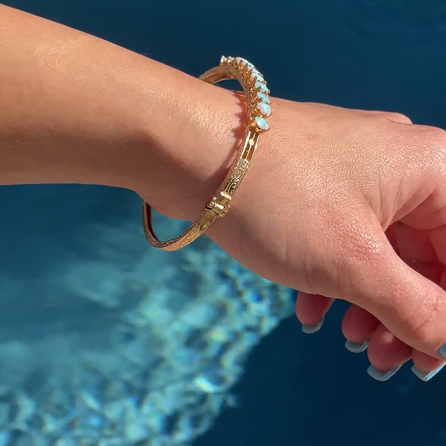 Vintage 14k Yellow Gold Opal Bangle