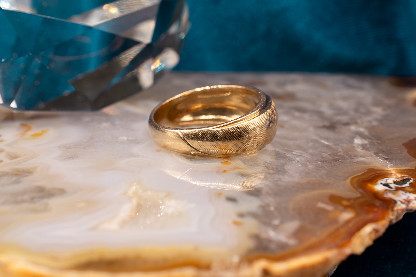 Vintage Unisex 14k Yellow Gold Florentine Finish Beveled Edge Diamond Ring Size 6 1/4