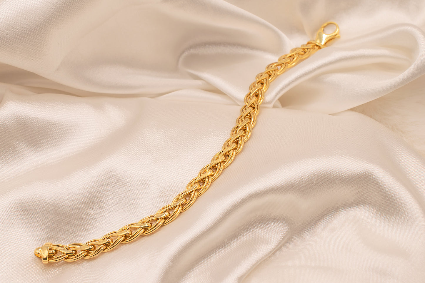 Vintage Estate 14K Yellow Gold Italian Braided Bracelet With Large Lobster Clasp 8mm 7 Inches