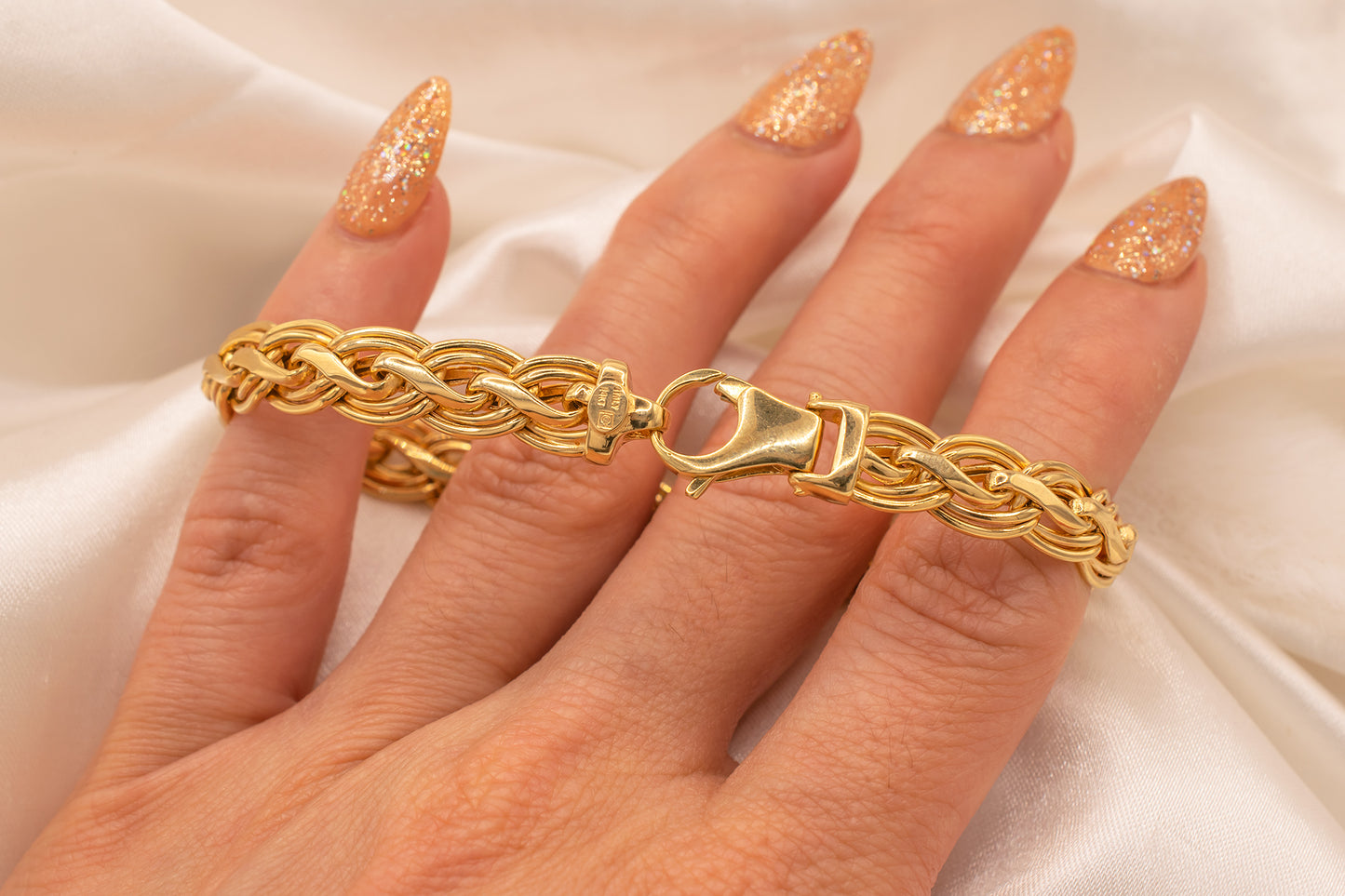 Vintage Estate 14K Yellow Gold Italian Braided Bracelet With Large Lobster Clasp 8mm 7 Inches