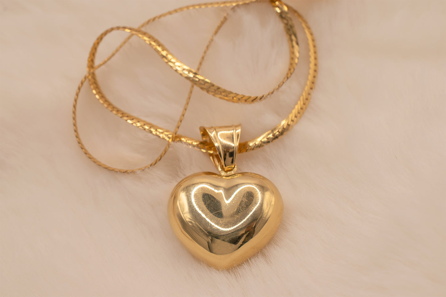Vintage 14KT Yellow Gold Milor Italy Puffy Heart Pendant