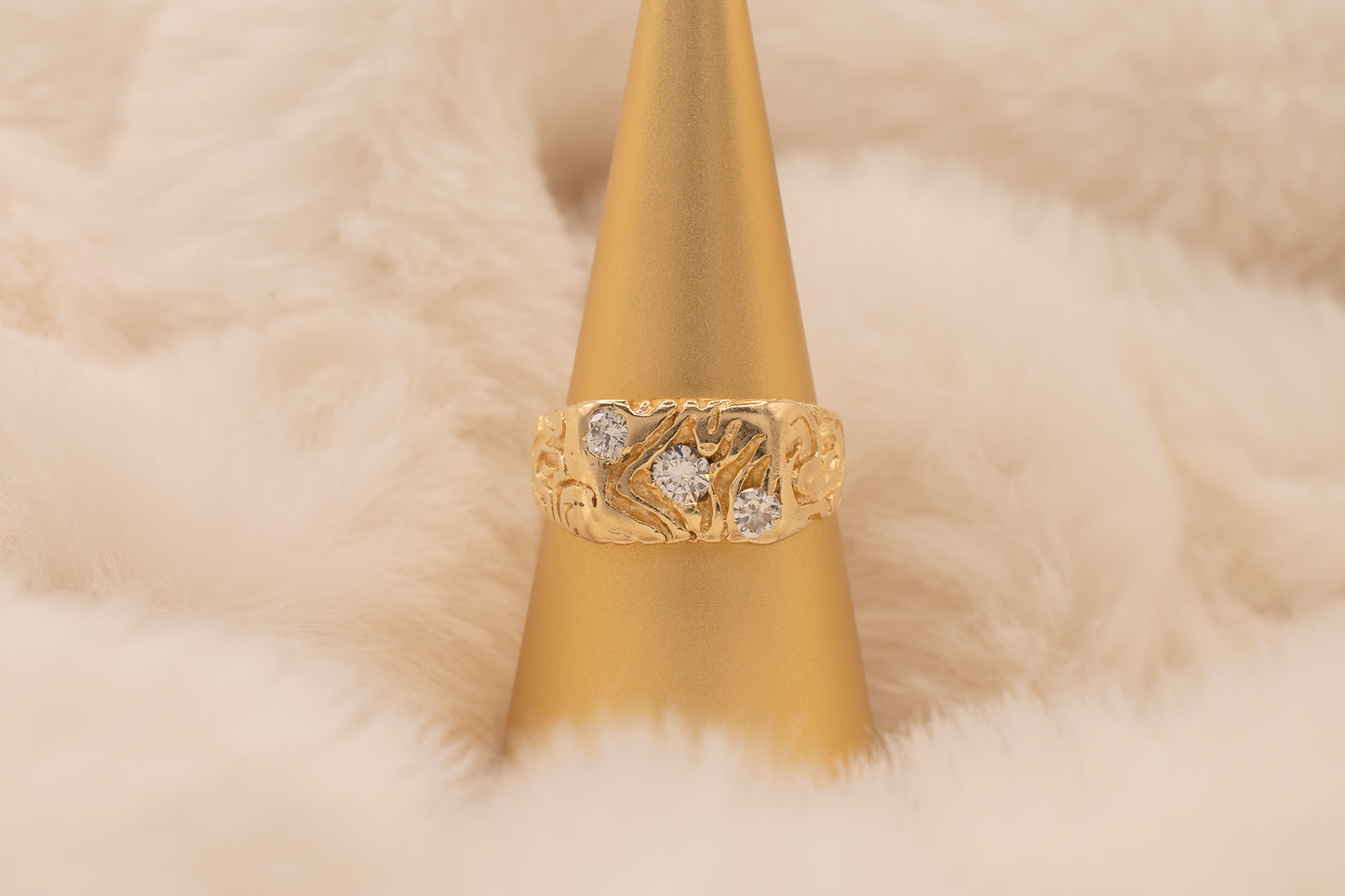 Vintage 14KT Yellow Gold Abstract Unisex Three Stone Diamond Statement Ring Size 7 Circa 80s