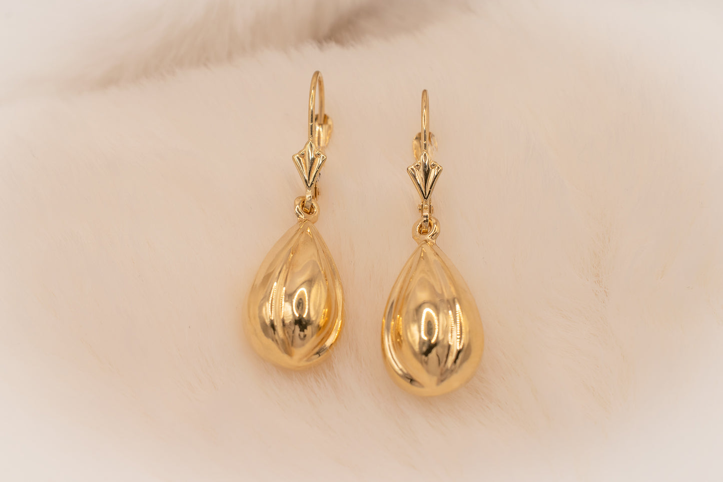 Vintage 14KT Yellow Gold Lever Back Egg Shape Drop Earring 1.3 Inches