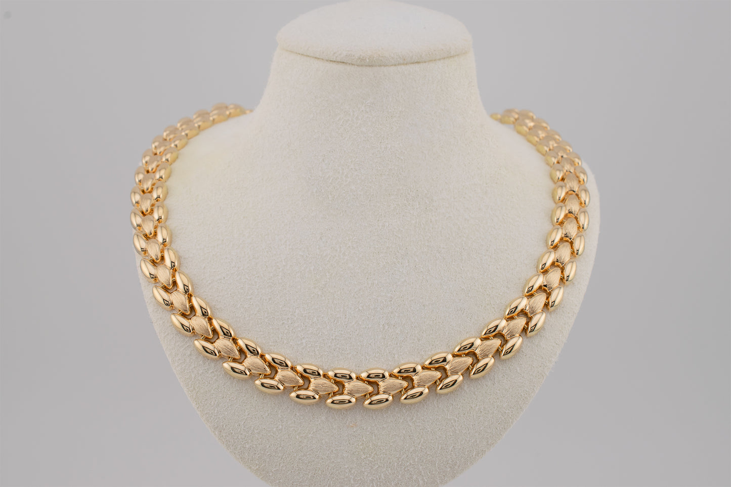 Vintage Estate 14KT Yellow Gold Italian Panther Link High Polish And Brushed Finish Necklace 18 Inches 9mm