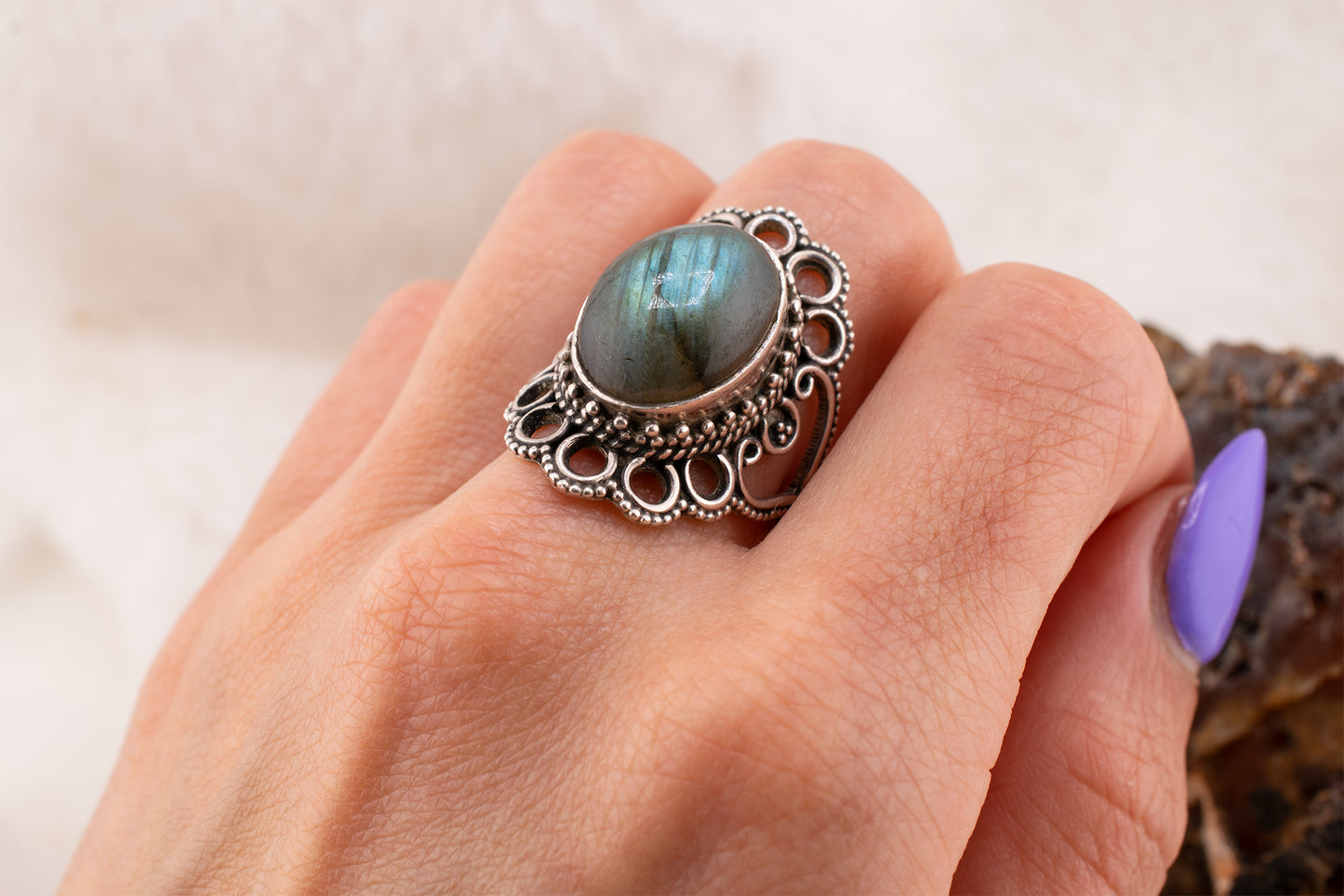 Vintage Sterling Silver Boho Chic Bezel Set 8.96 Carat Labradorite Oval Cabochon Ornate Statement Ring Size 8