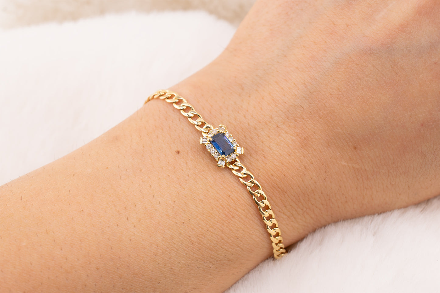 18 Karat Yellow Gold 0.40 Carat Emerald Cut Blue Sapphire & 0.15 CTW Diamond Bracelet