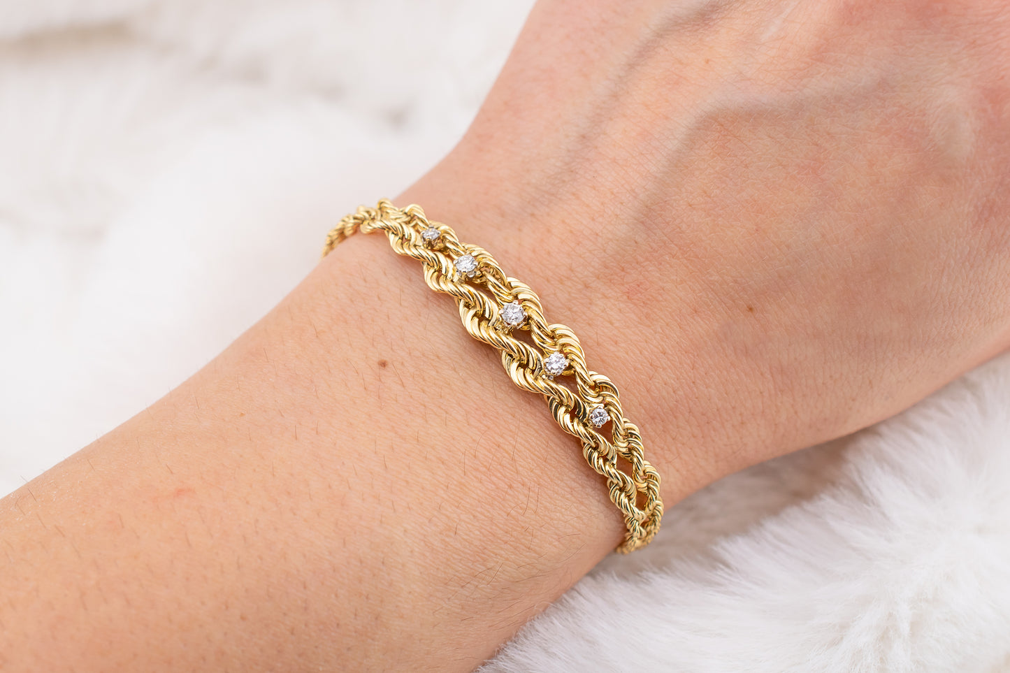 Vintage 14 Karat Yellow Gold Braided Rope 0.21 Carat Round Brilliant Diamond Bracelet 7.5 Inches