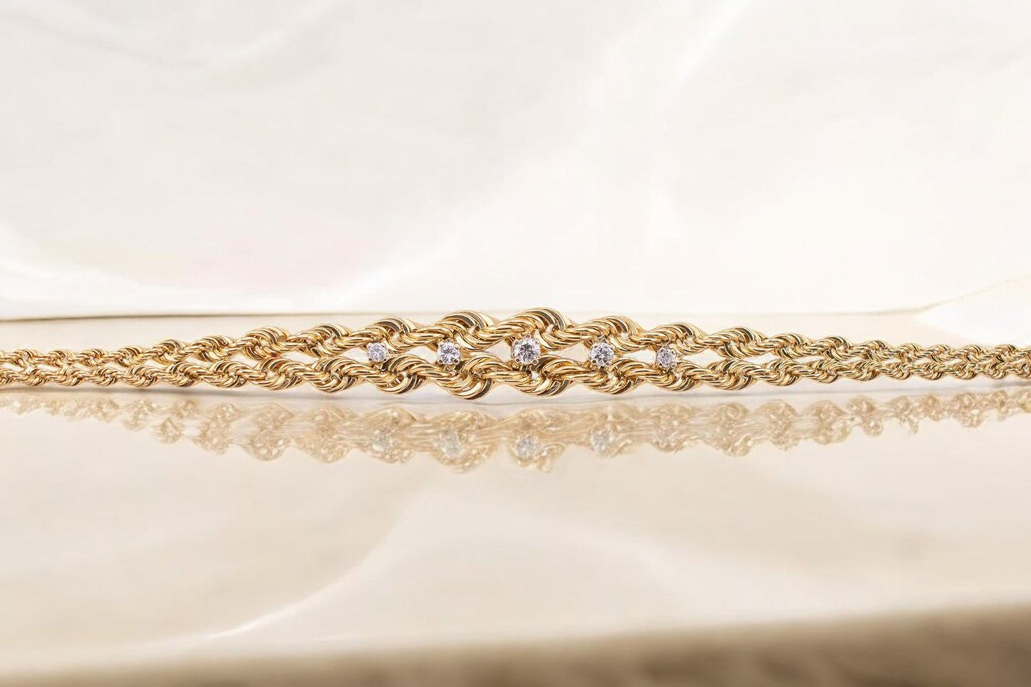 Vintage 14 Karat Yellow Gold Braided Rope 0.21 Carat Round Brilliant Diamond Bracelet 7.5 Inches