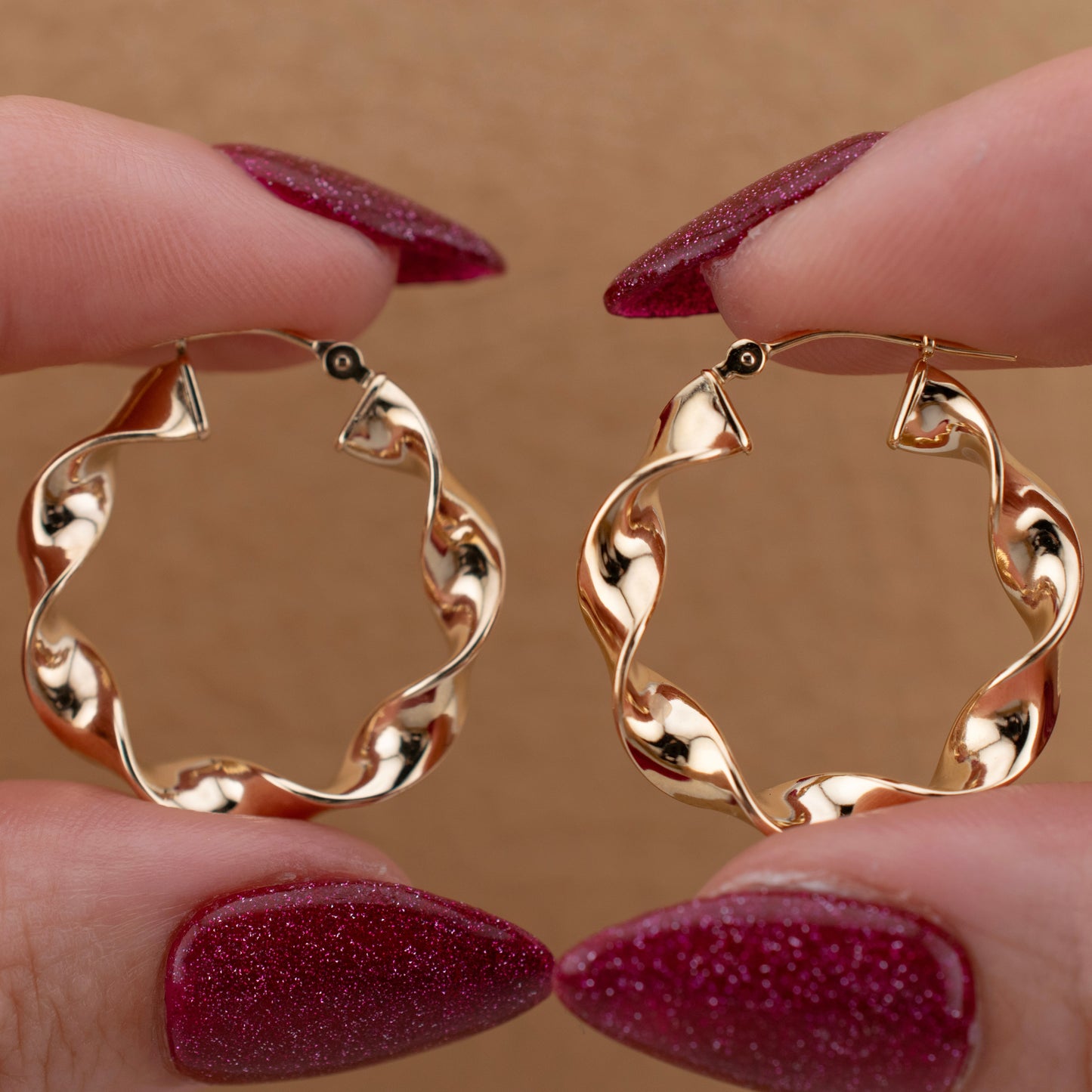 Vintage 14K Yellow Gold Sculptural Twisted Hoop Earrings 25 mm