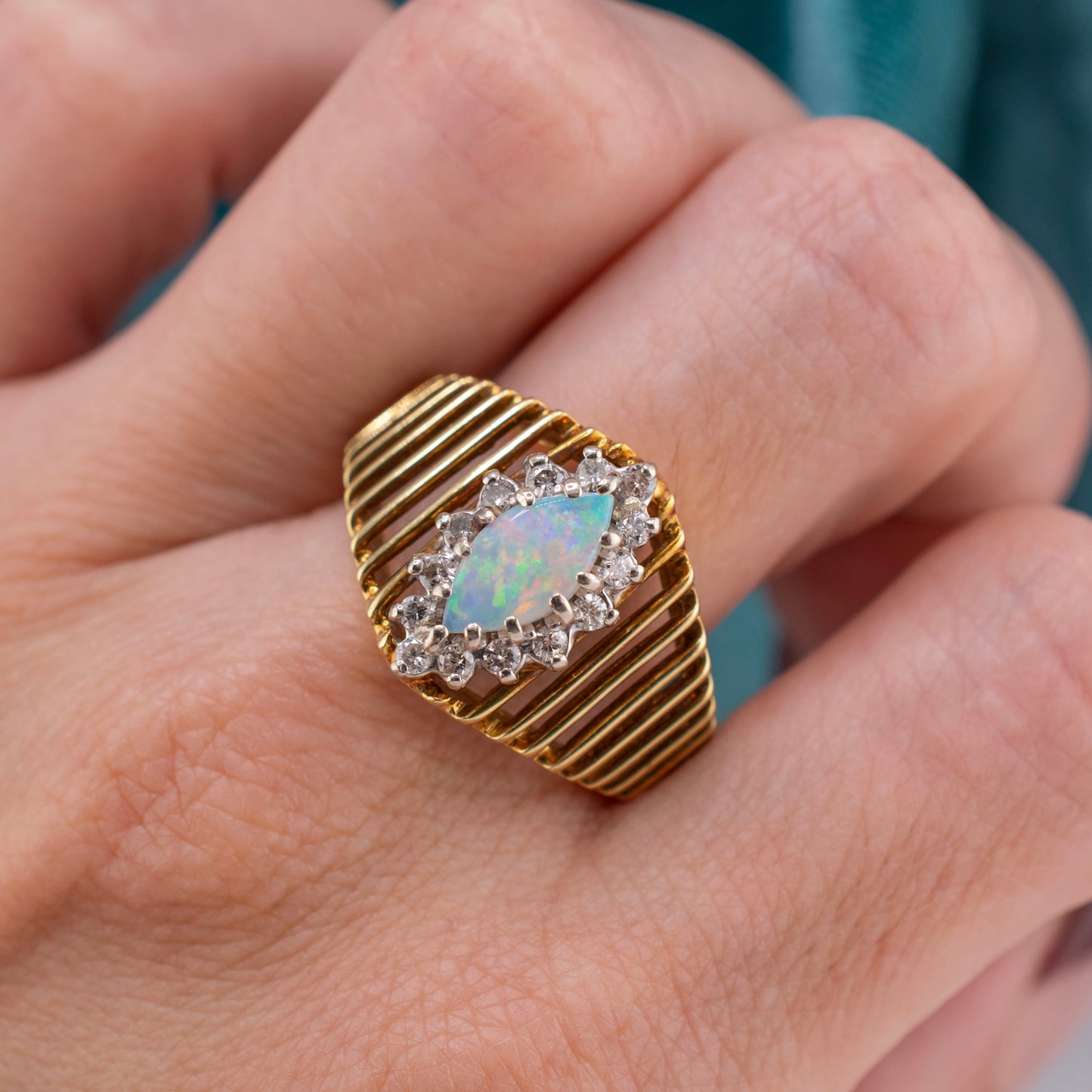 Vintage 1970s Ribbed 14K Gold Natural Opal Ring 0.28ct Diamond Halo Size 9
