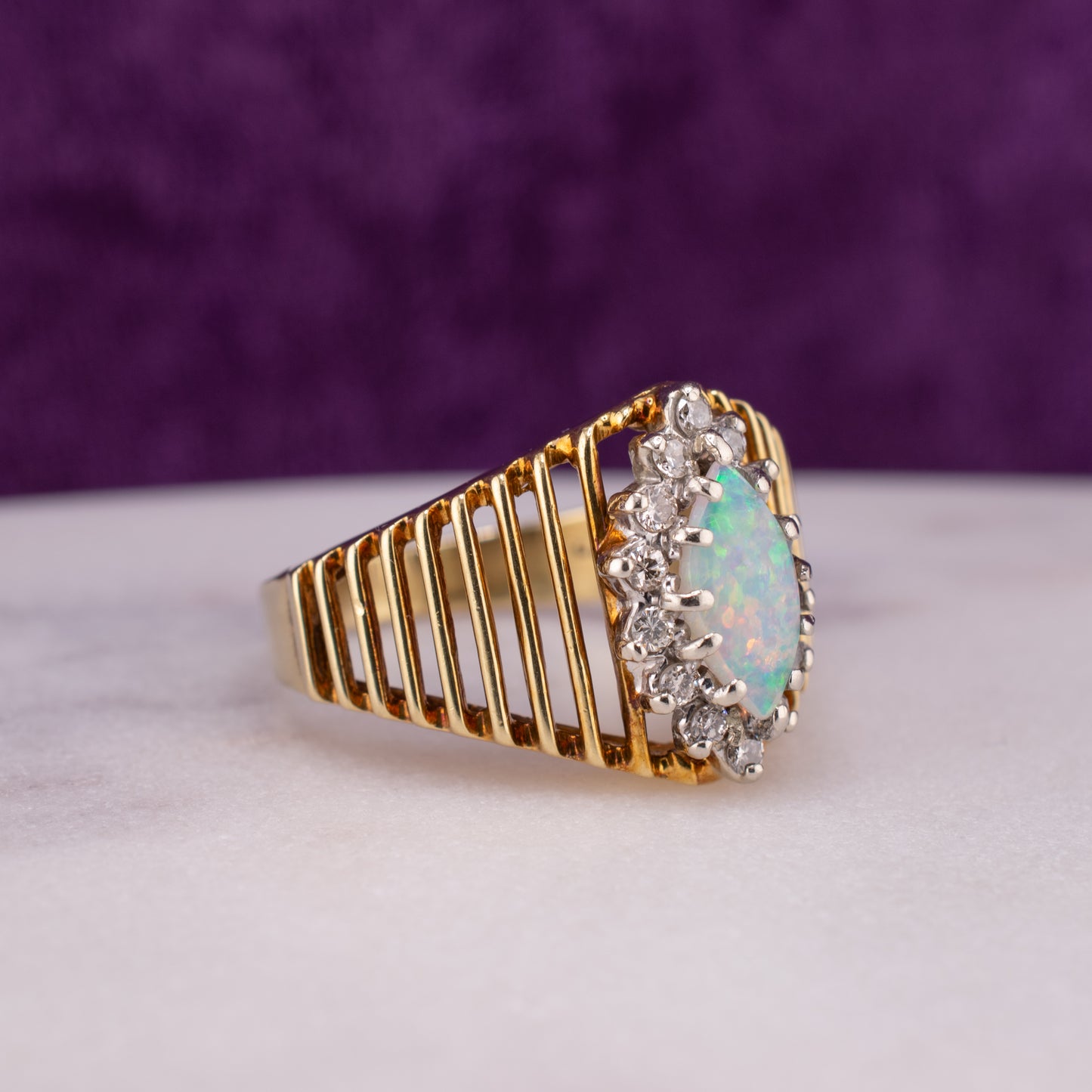 Vintage 1970s Ribbed 14K Gold Natural Opal Ring 0.28ct Diamond Halo Size 9