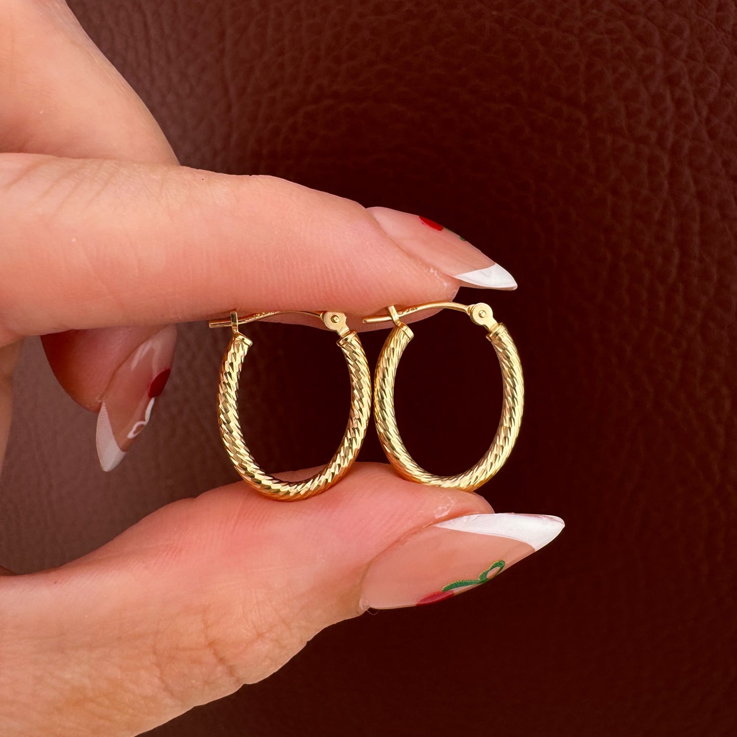 Vintage 14K Yellow Gold Diamond Cut Small Hoop Earrings 0.6g 18mm