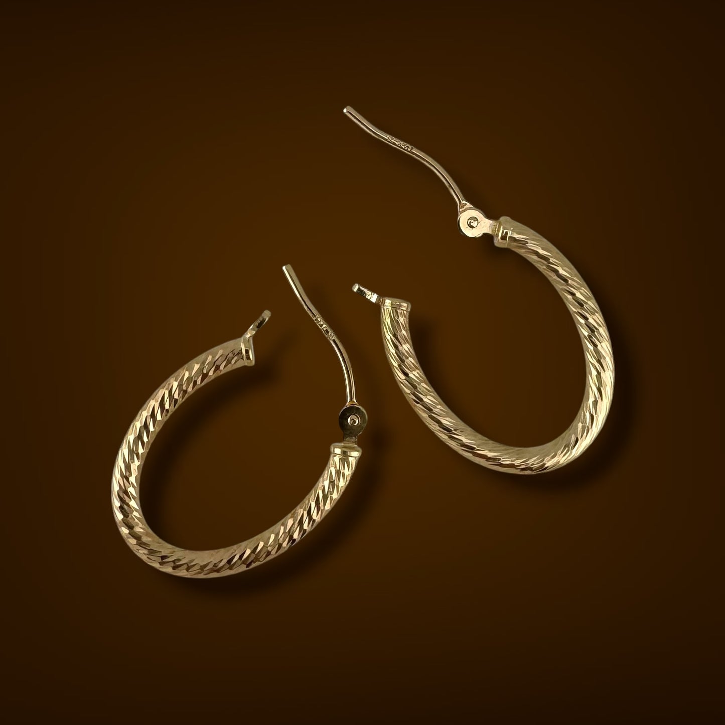 Vintage 14K Yellow Gold Diamond Cut Small Hoop Earrings 0.6g 18mm
