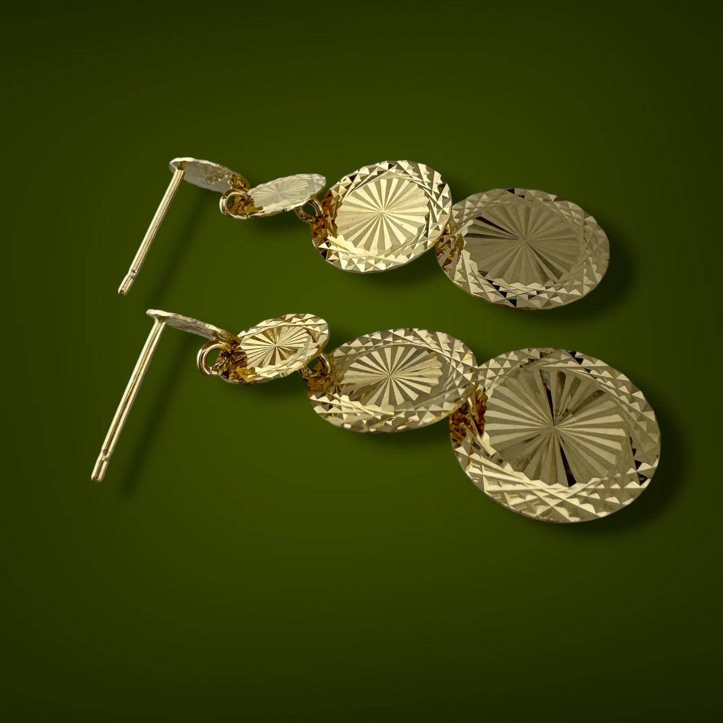 Vintage 14K Gold Simmering Diamond Cut Graduated Disc Dangle Earrings
