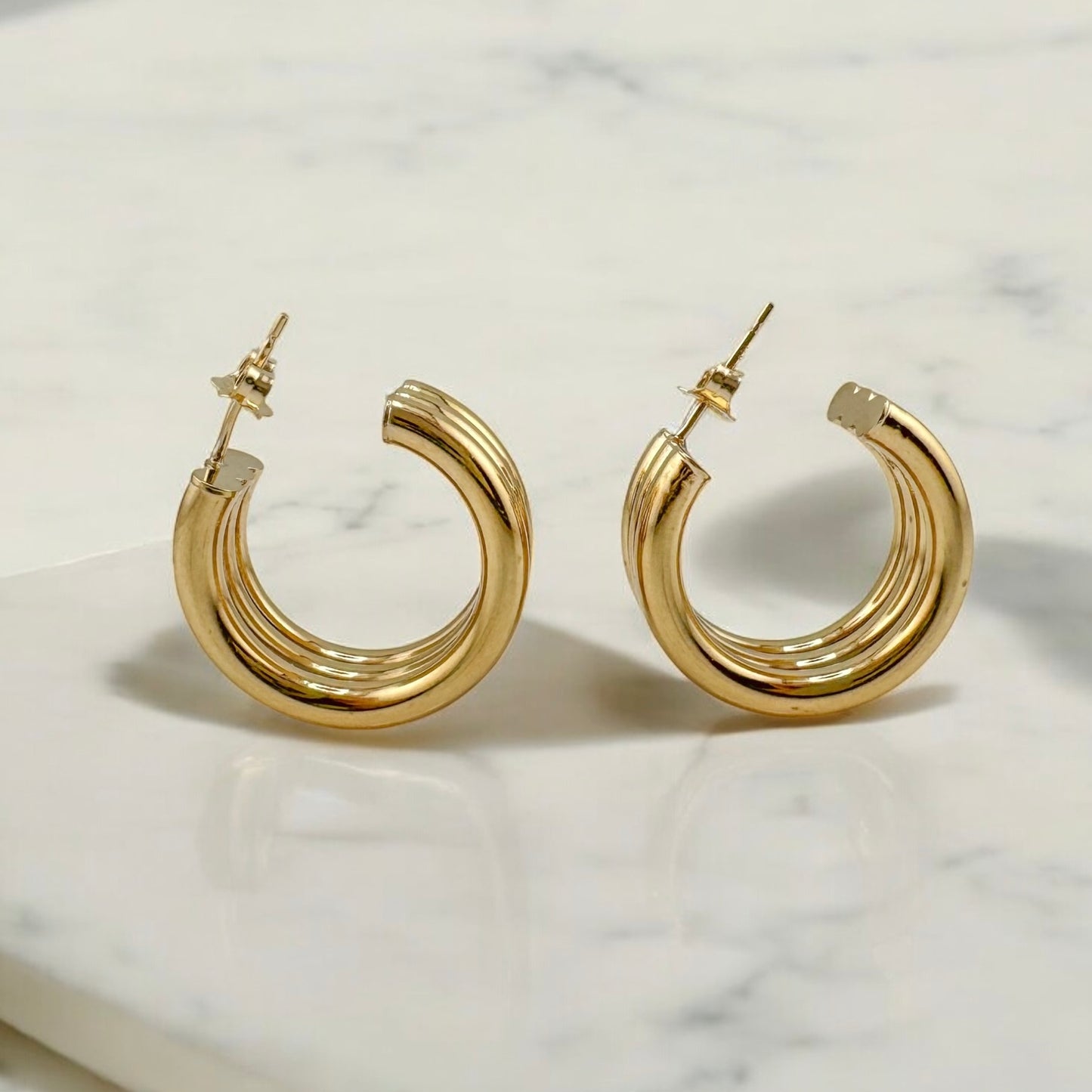 Minimalist Vintage 14 Karat Yellow Gold Triple Hoop Earrings 22 mm