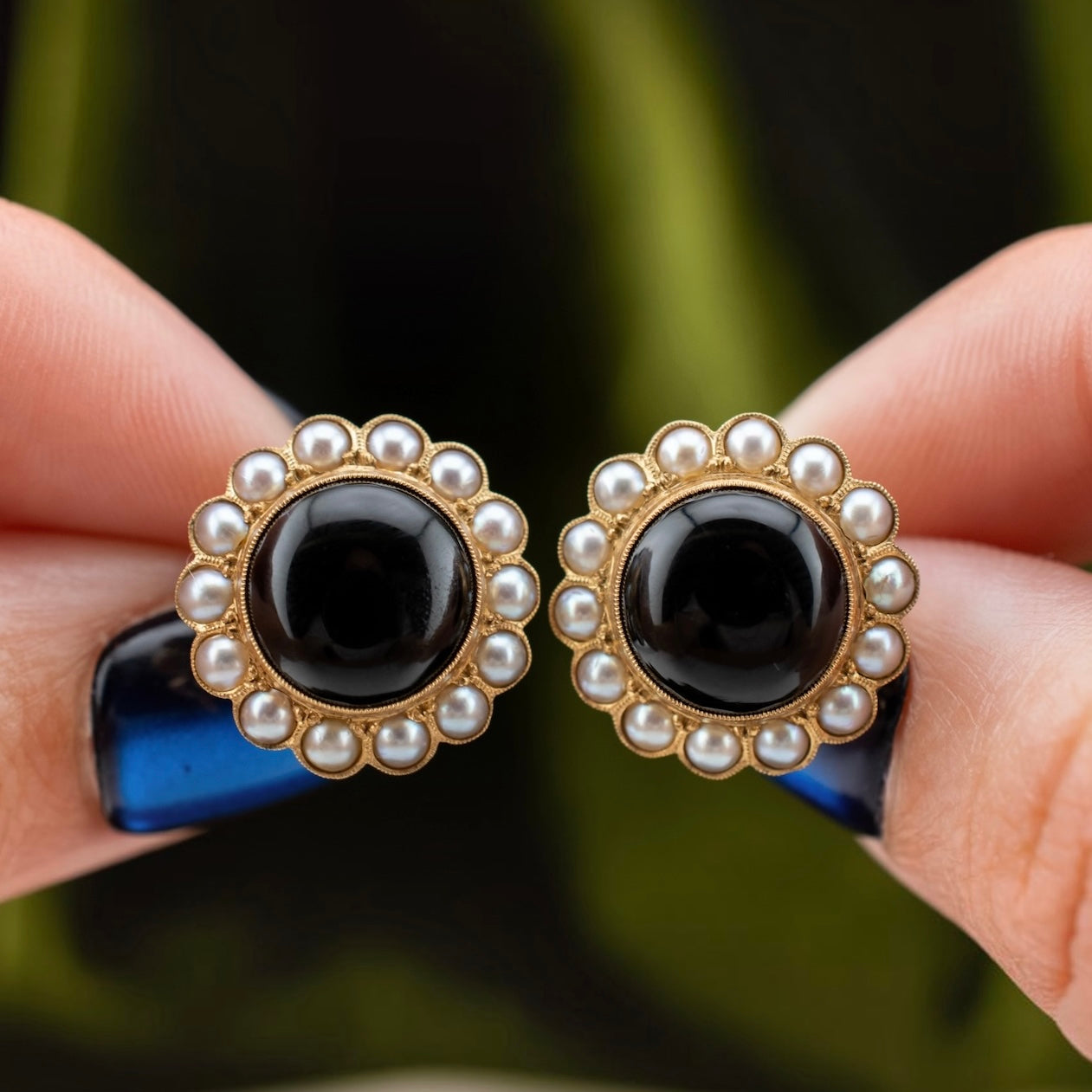 Vintage 1940s-50s 10K Yellow Gold Black Onyx Pearl Halo Screw Back Earrings
