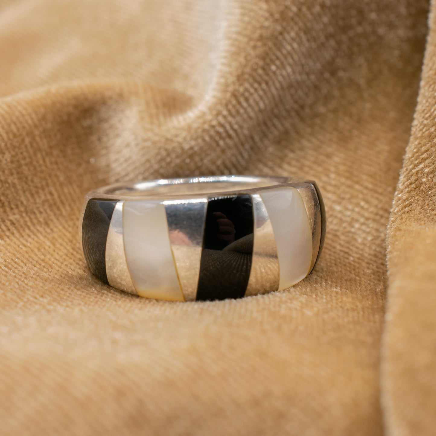 Vintage Onyx and Mother of Pearl Sterling Silver Ring