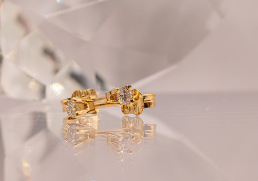 Vintage 18k Diamond Stud Earrings