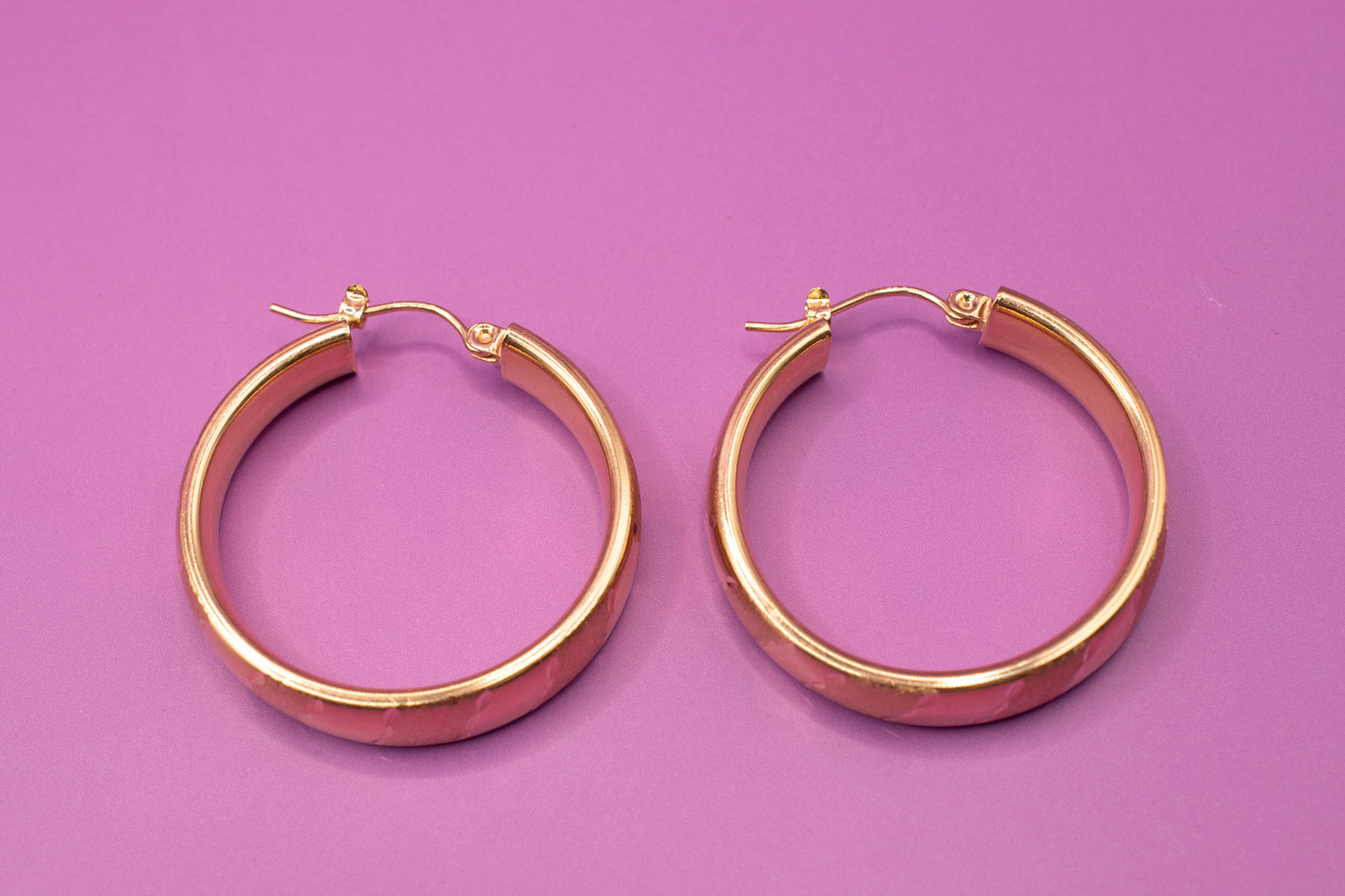 Vintage Estate 14k Yellow Gold Textured Satin Hoop Earrings