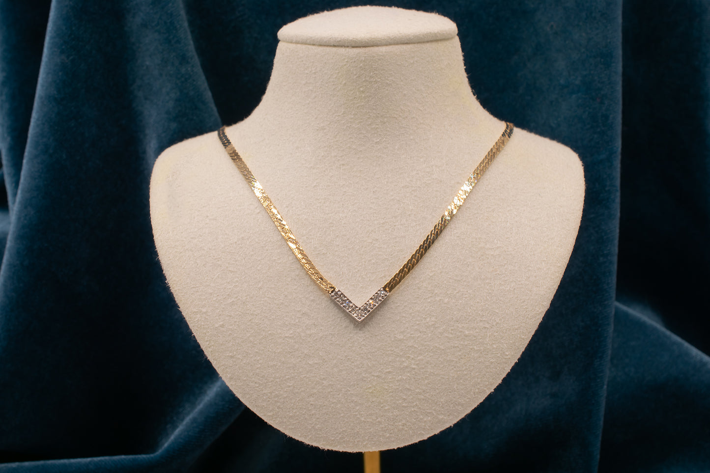 Vintage Two Tone 14k White And Yellow Gold Diamond V Shape Snake Style Chain Necklace
