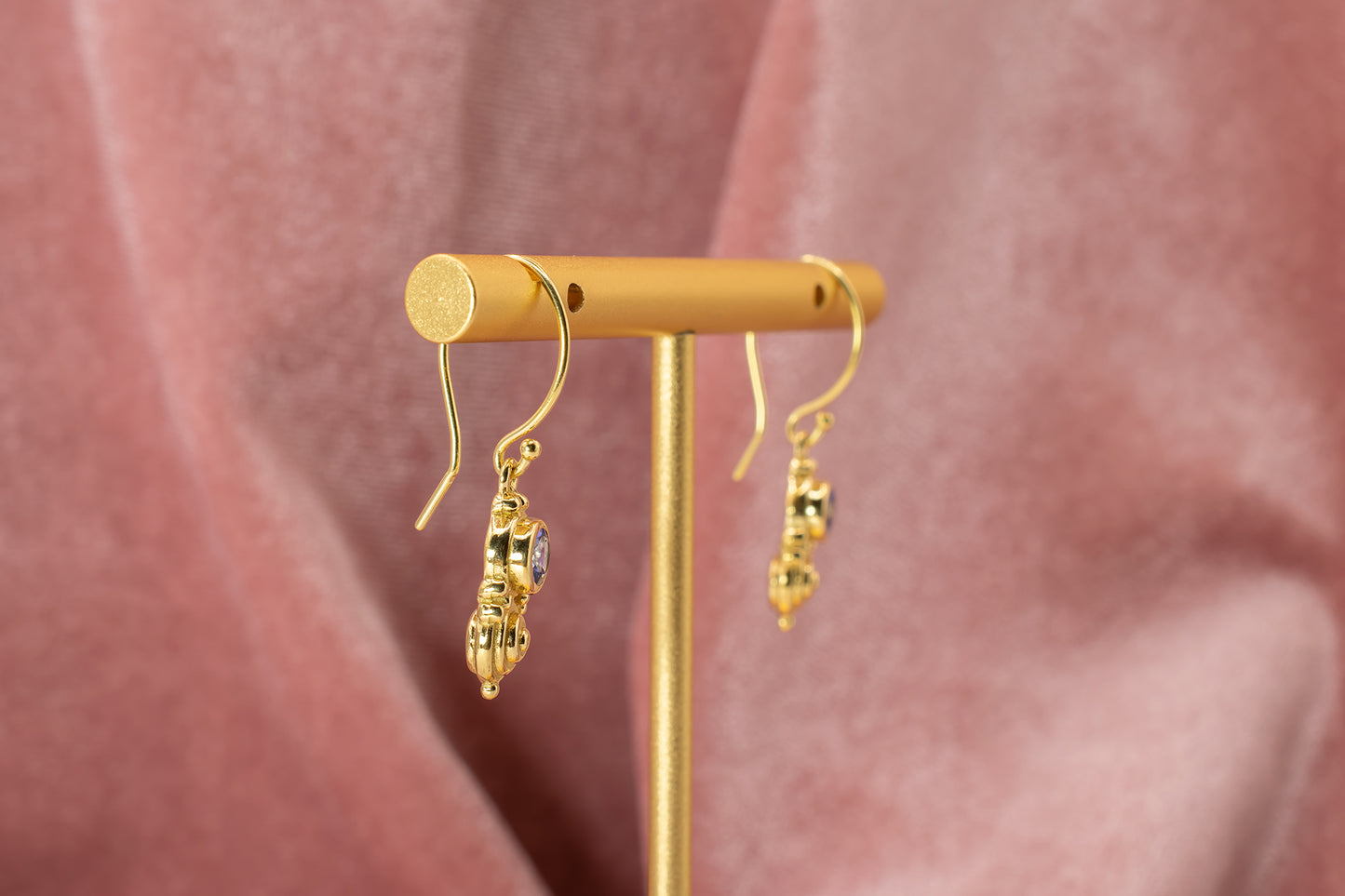 Estate Vintage 18k Yellow Gold Tanzanite Scroll Design Dangle Earrings