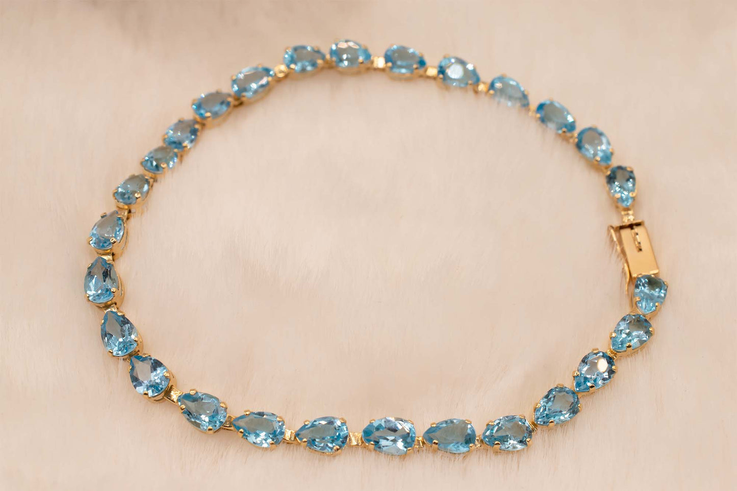 Vintage 14k Yellow Gold Pear Shape Swiss Blue Topaz Tennis Line Bracelet