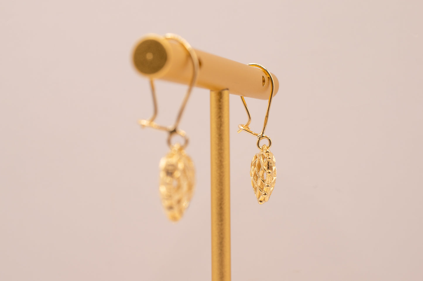Vintage Retro 14k Yellow Gold Open Lattice Dangle Heart Wire Drop Earring