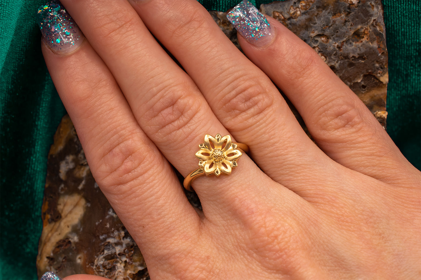 Vintage 18k Yellow Gold Sunflower Bypass Ring Size 6
